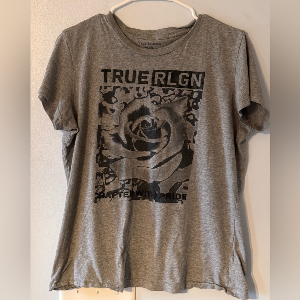Women’s True Religion Gray Graphic Guitar Logo Tee